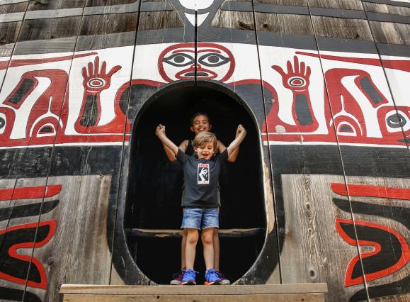 Kids at the Northwest Passage at the Memphis Zoo