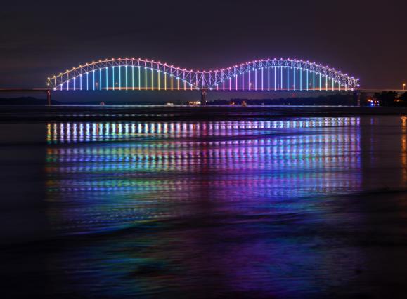 The Mighty Lights on the Hernando Desoto Bridge | Raphael Tenschert