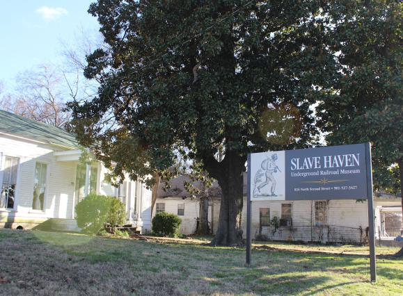 historic home with Slave Haven Museum sign