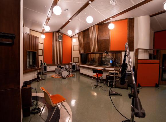 interior area where band sets up in Southern Grooves Studio