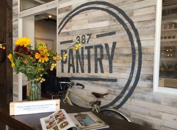 387-Pantry-entrance.jpg