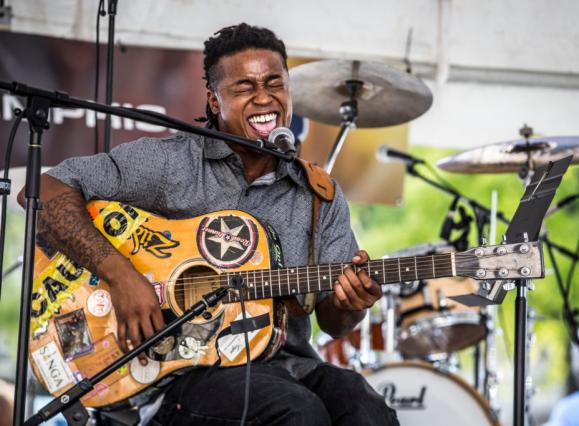Guitarist-at-Southern-Heritage-Classic_rgb_s-1024x683.jpg