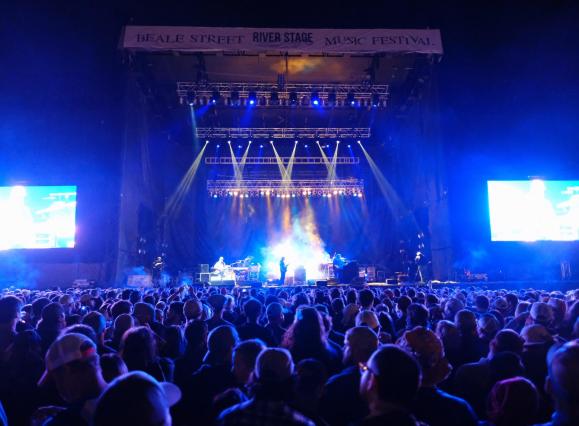 bsmf17-stage-and-crowd.jpg