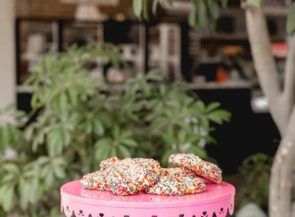 dee-lightful-bakery-butter-cookies-puck-food-hall-683x1024.jpeg