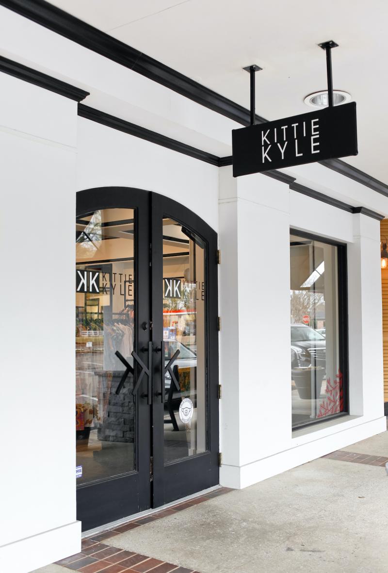 exterior of boutique at shopping center