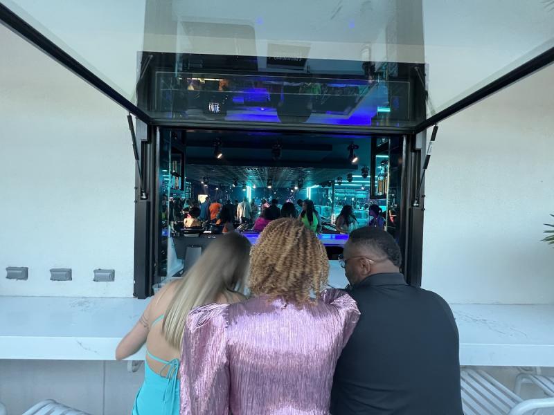 Love Club Patio Bar