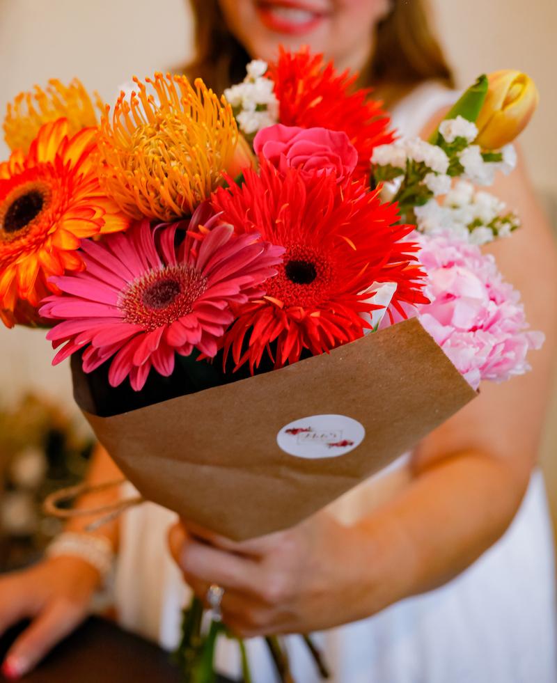daisy bouquet at flower shop