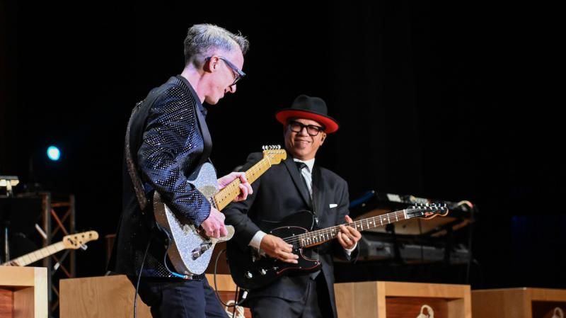 john paul keith playing guitar