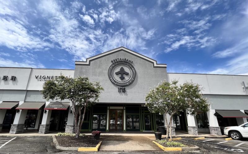 restaurant iris exteior