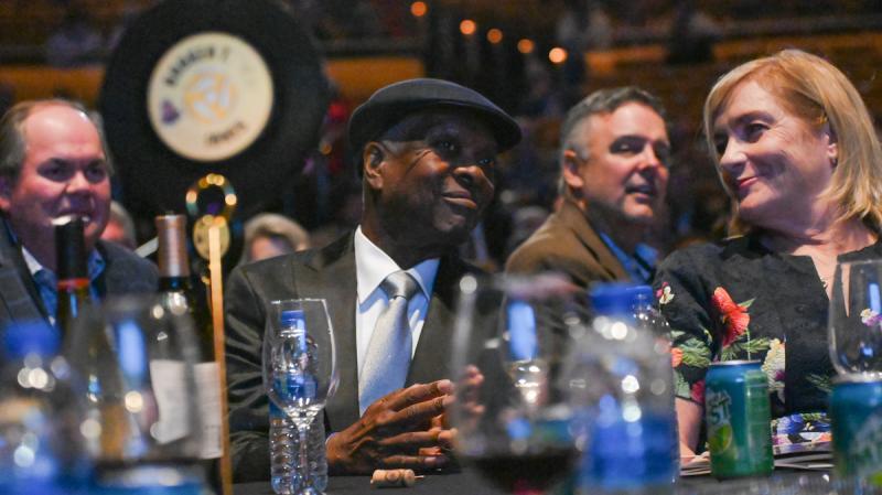 booker t sitting at table for 2022 Memphis Music Hall of Fame Induction Ceremony