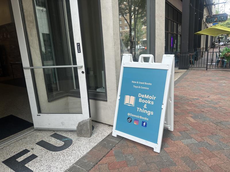 DeMoir Books &amp; Things