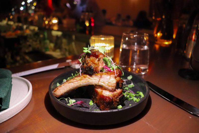 ma's ribs on plate at Bao Toan