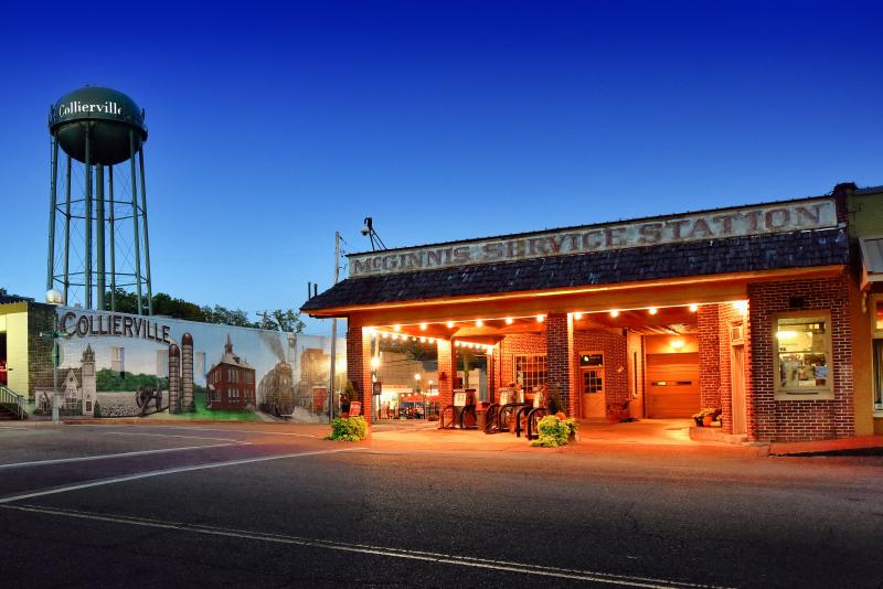 Collierville / Andrea Zucker