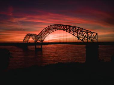 Hernando De Soto Bridge at sunset | Connor Ryan