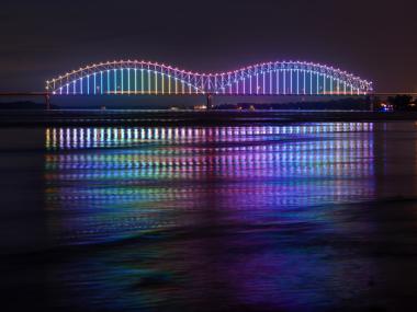 The Mighty Lights on the Hernando Desoto Bridge | Raphael Tenschert