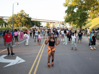 crowd of people skating in downtown memphis