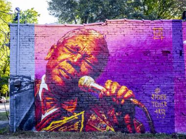 mural of bb king singing
