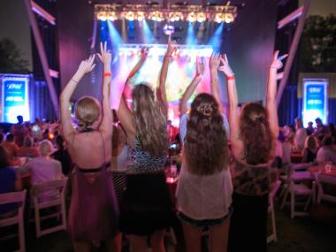 Live at the Garden / James Wessels