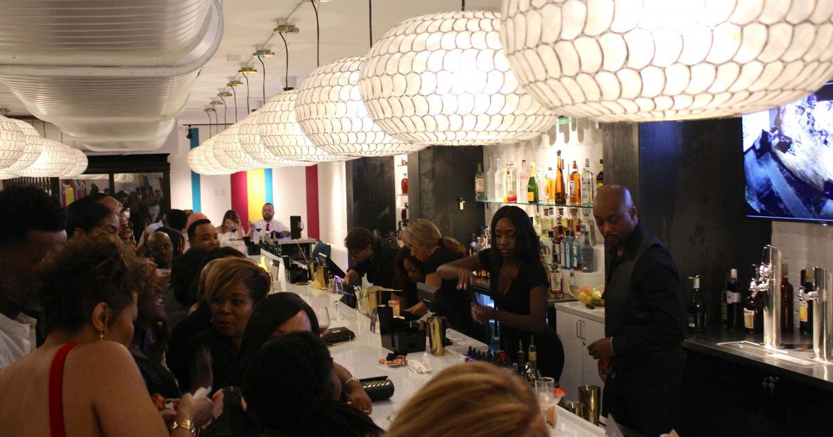 Stop In To Downtown's Snazzy Speakeasy The Pocket At Tailor's Union